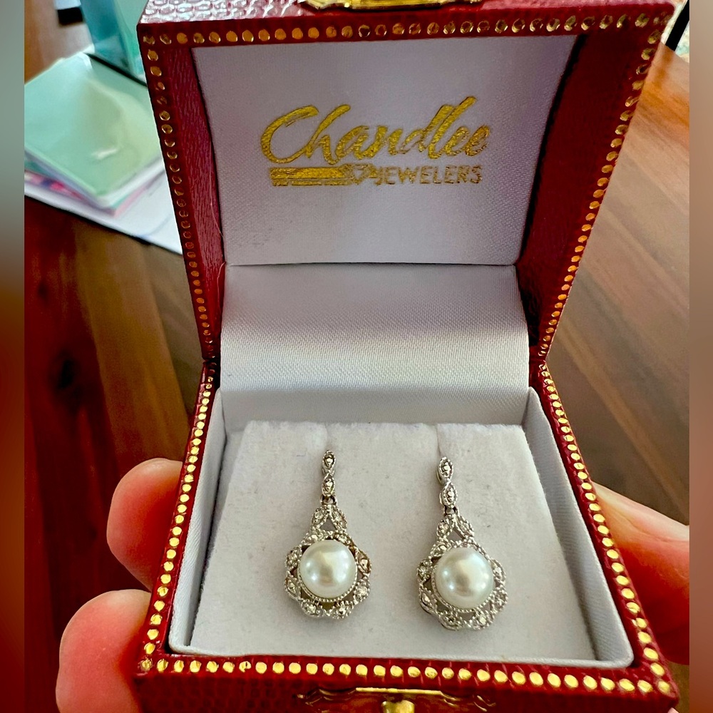 Pearl Droplets Earrings